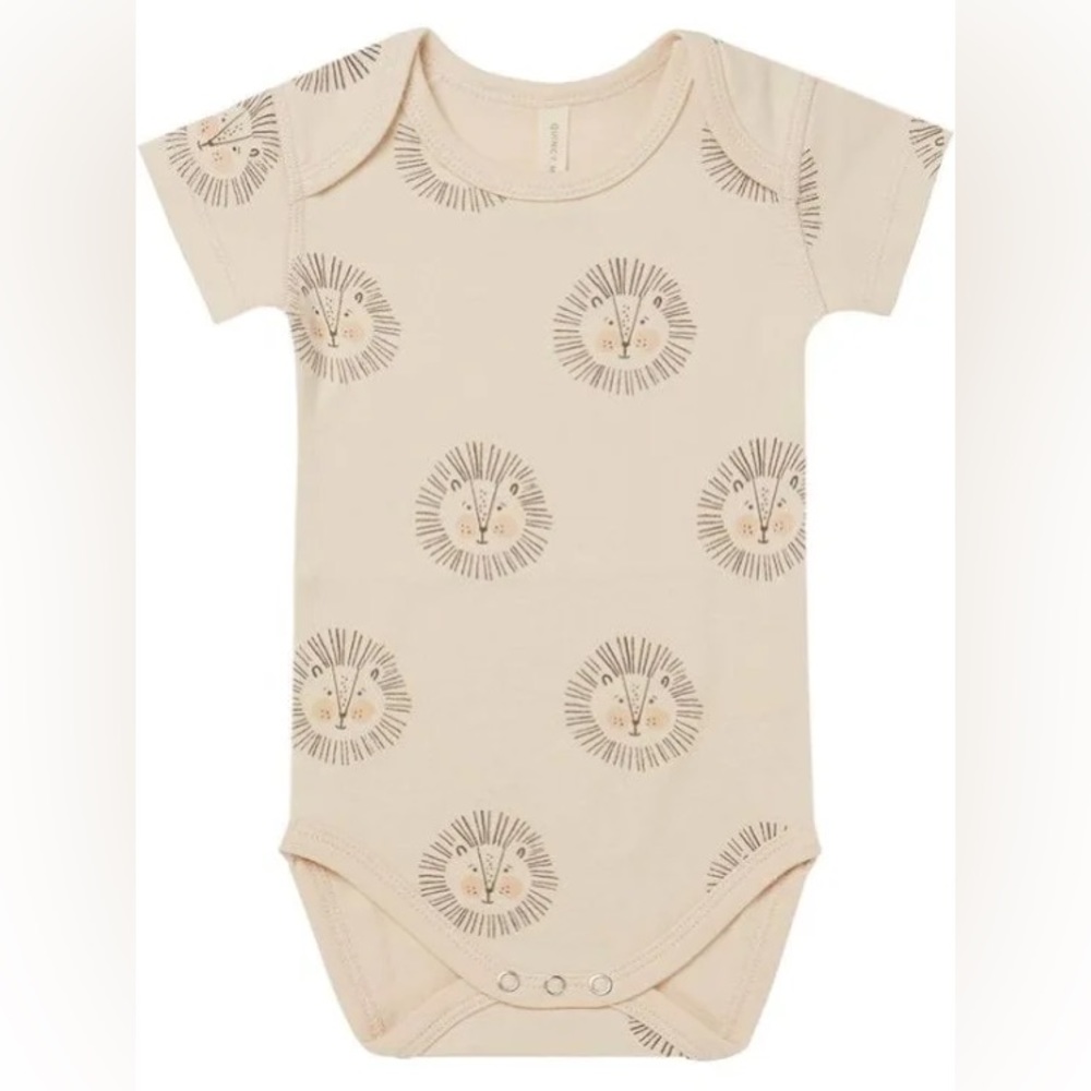 Quincy Mae NWOT 18-24 Short Sleeve Bodysuit